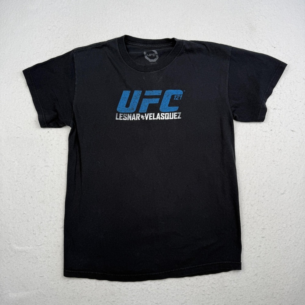 UFC 121 Lesnar Velasquez Shirt Mens Medium Black MMA Graphic 2010 Tee UFC